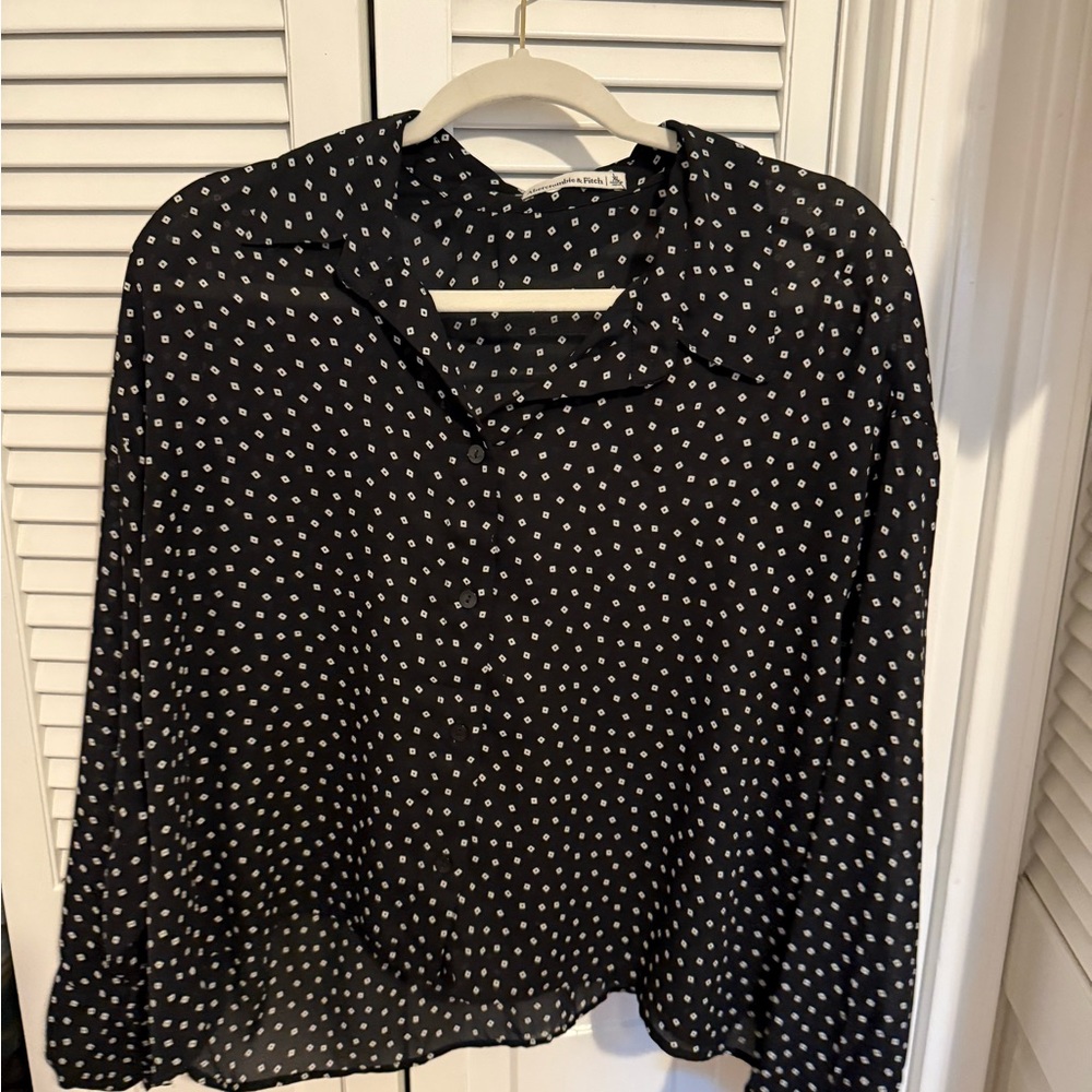 Abercrombie & Fitch Black and White Long Sleeve Collar Blouse